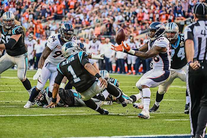 01-Super-Bowl-50-Von-Miller-Cam-Newton-SI-123_TK1_00829.jpg